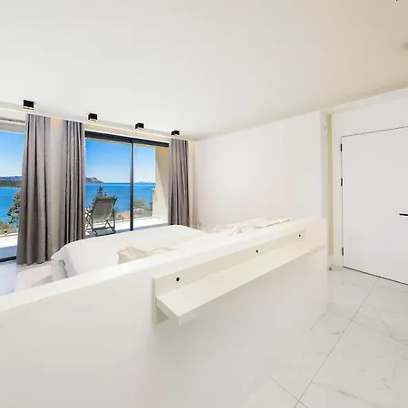 Siren, Female Housekeeper Villa Kas